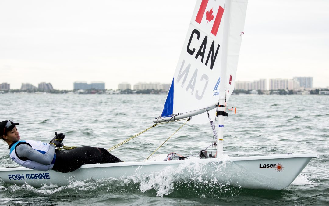 Sarah Douglas poursuit sa préparation olympique en voile au Portugal