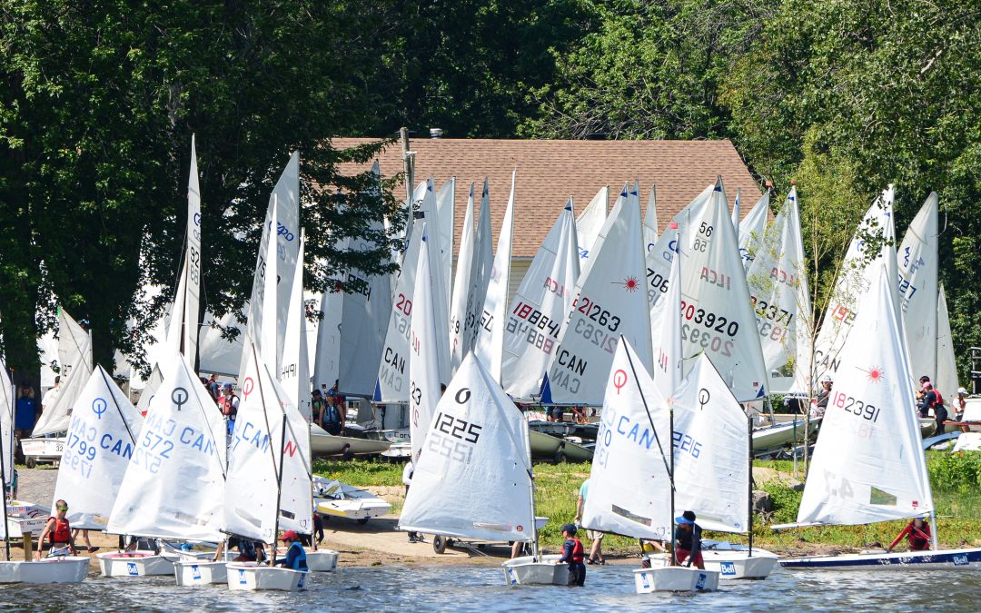 Wabamun Sailing Club, en Alberta, accueille les Championnats Sail Ouest 2023 de Voile Canada