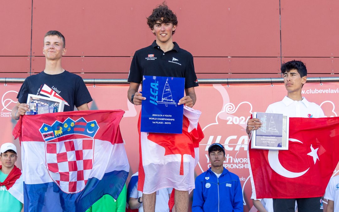 L’athlète en voile de Montréal Carlos Charabati couronné champion du monde de la jeunesse en ILCA 4 2024